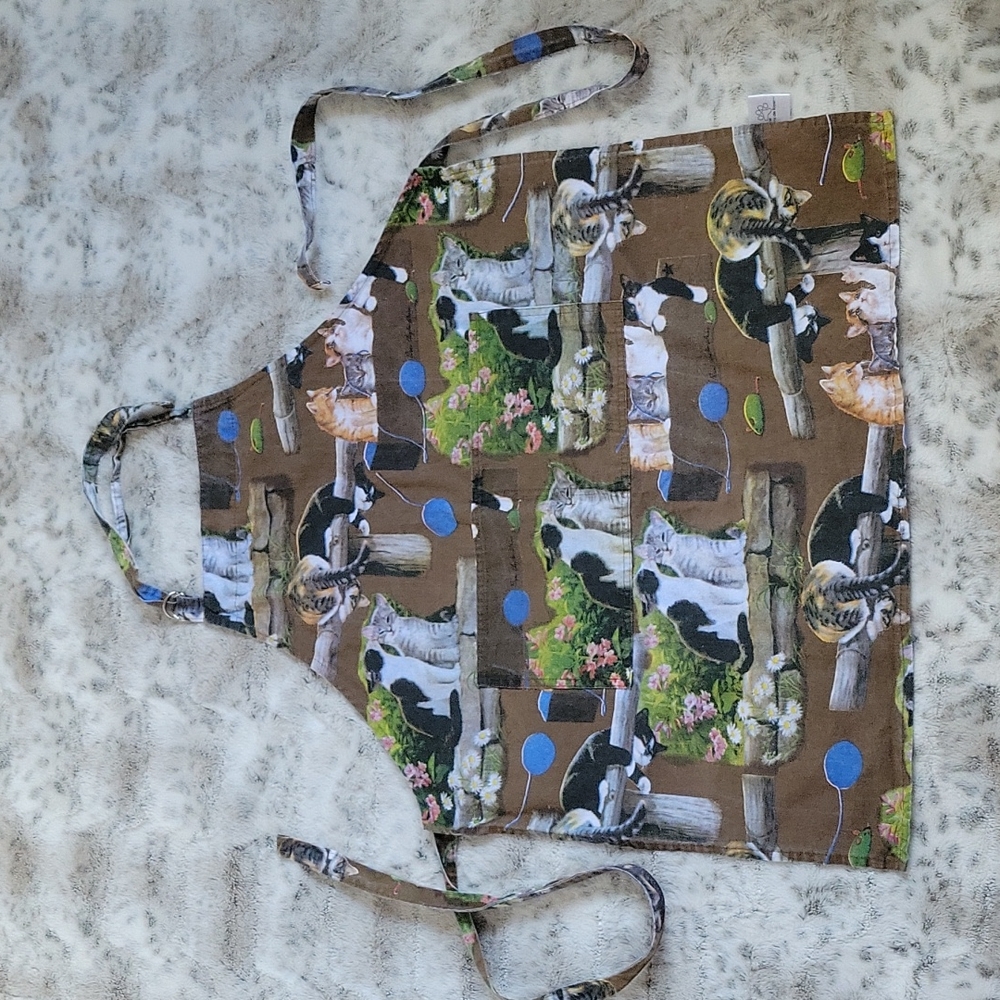 Cat print apron